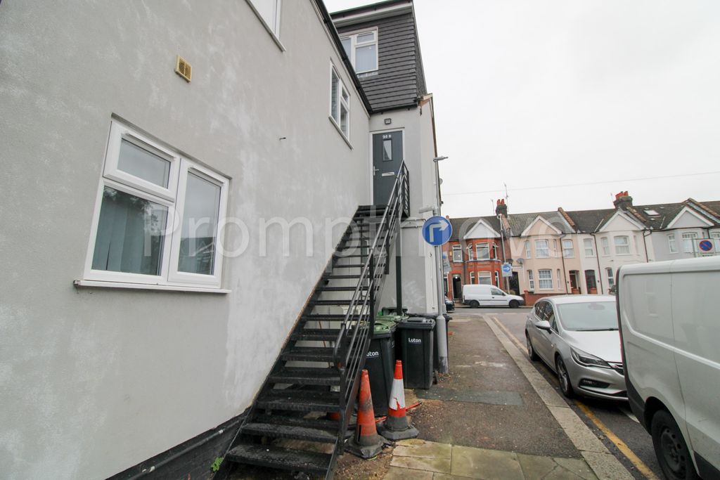 Property photo 1 of 7 Na