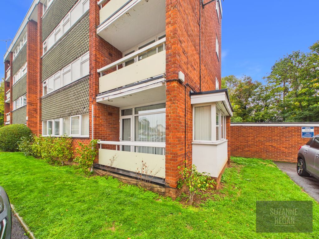Property photo 1 of 16 Cam03318G0-Pr0106-Still016