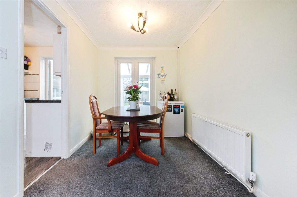 Property photo 3 of 19 Picture No. 24