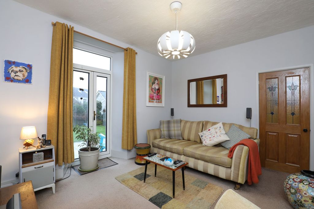 Property photo 2 of 42