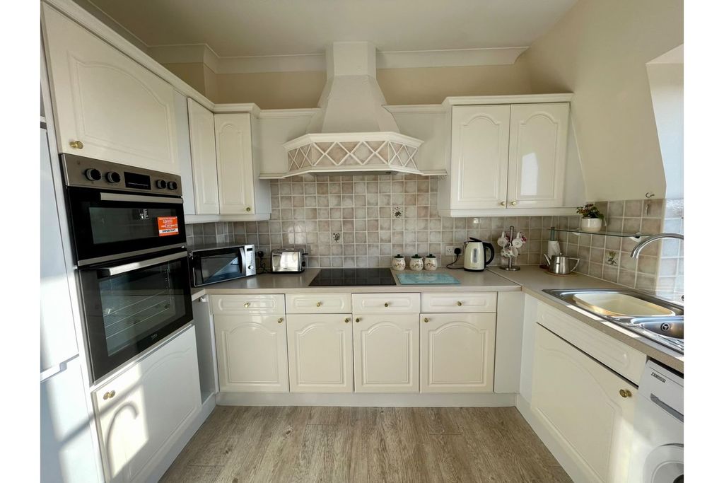 Property photo 3 of 55 Apartment Kitchen