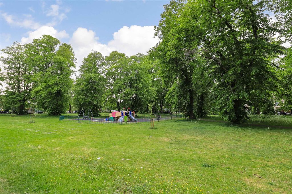 Property photo 2 of 14 Img (16).Jpg