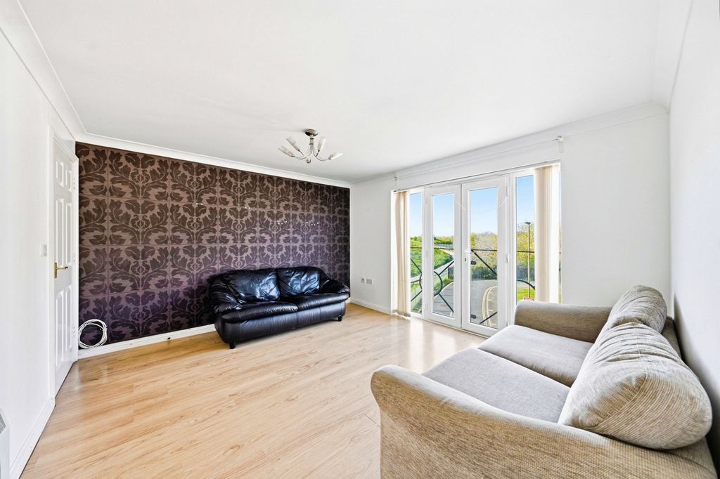 Property photo 3 of 20 Pbox-Img.Jpg