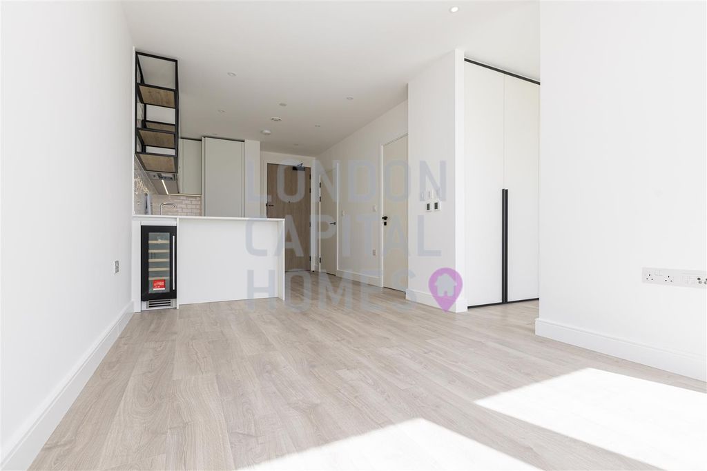 Property photo 3 of 16 Hope1470.Jpg