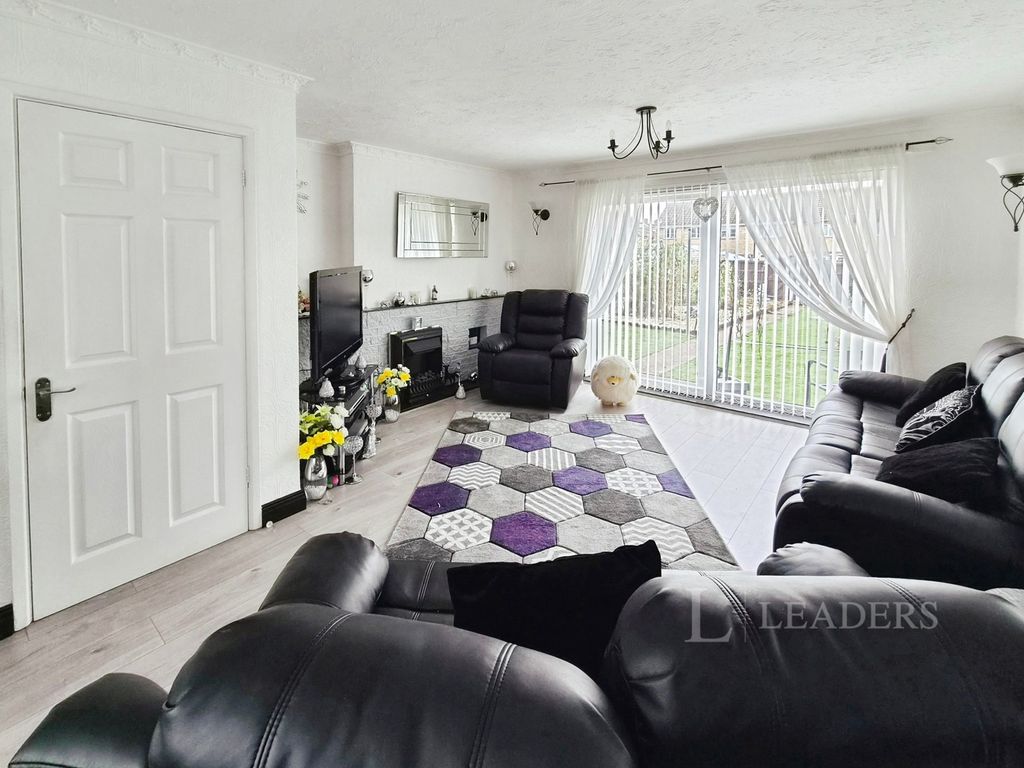 Property photo 3 of 12 Pbox-Img.Jpg