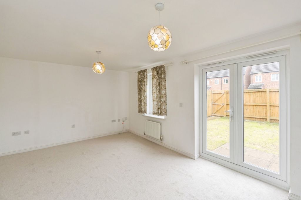 Property photo 3 of 18 Pbox-Img.Jpg