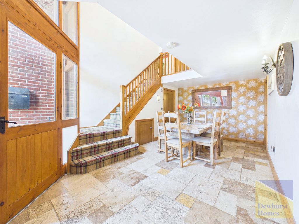 Property photo 2 of 43