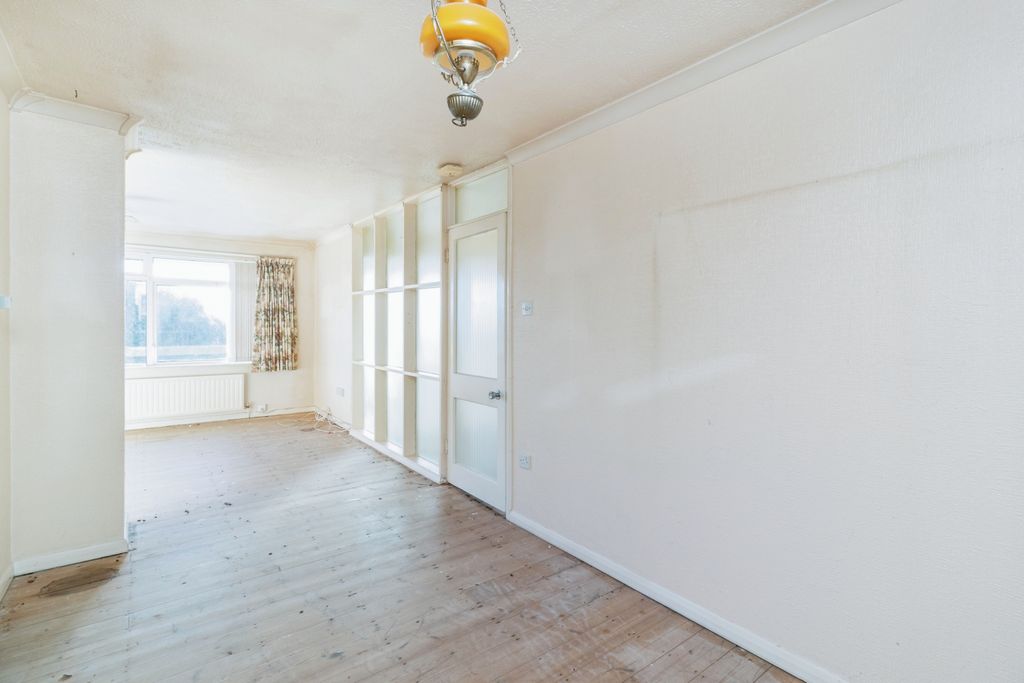 Property photo 3 of 17 Photography