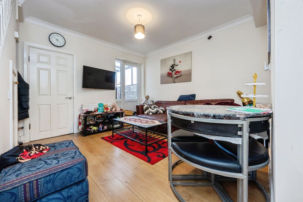 Property photo 2 of 16