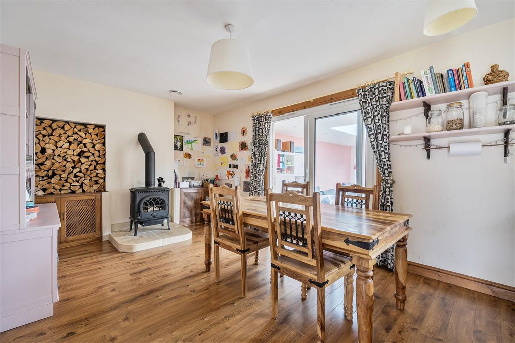 Property photo 3 of 23 1407683-10-6980c5913333F.Jpg