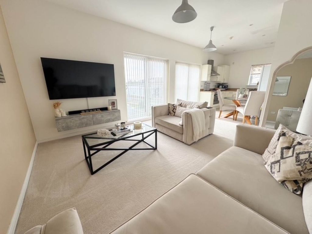 Property photo 3 of 12 Image5