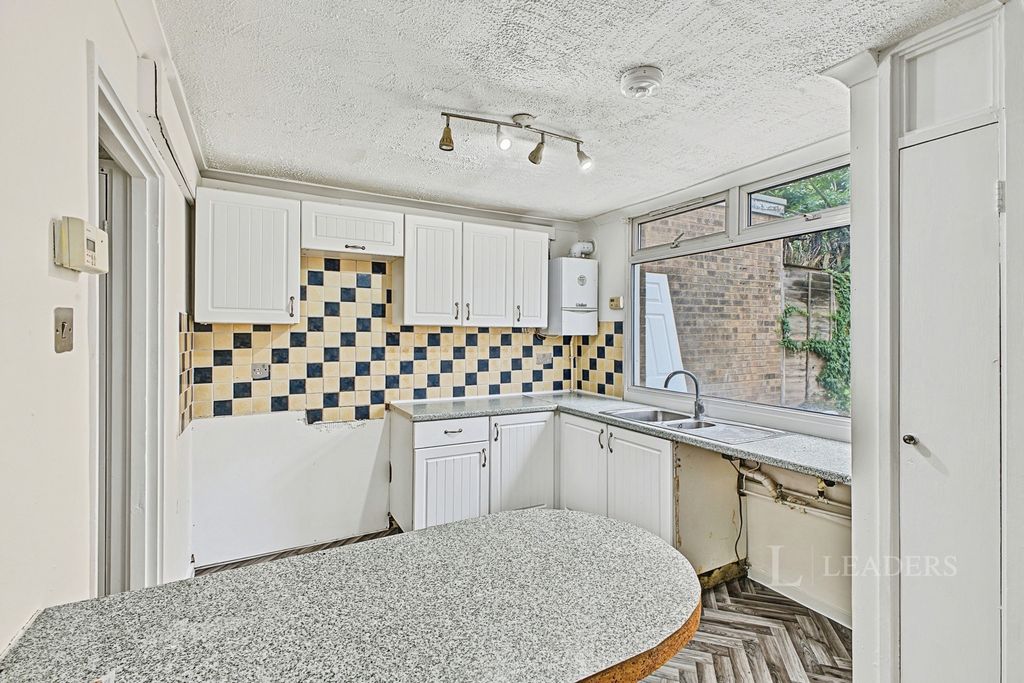 Property photo 3 of 13 Pbox-Img.Jpg