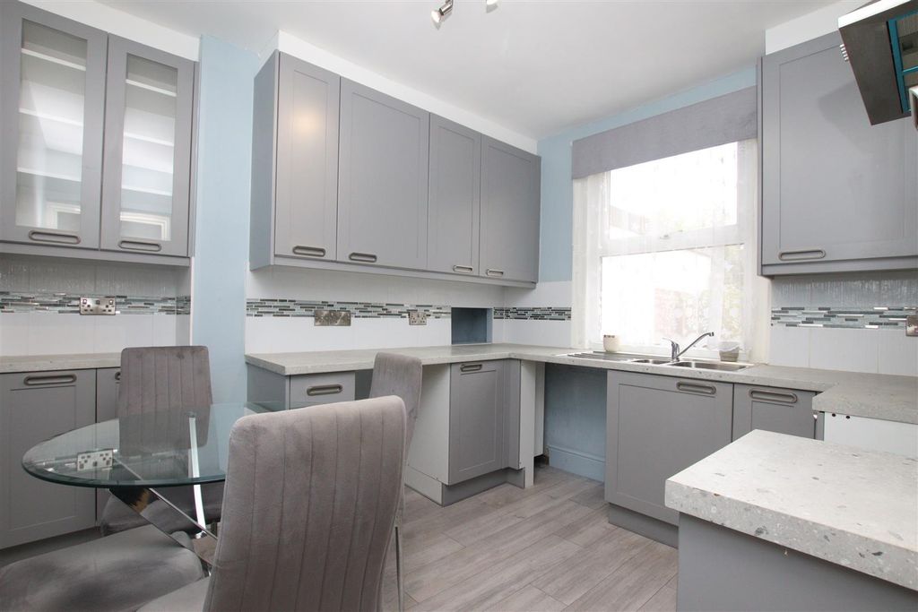 Property photo 2 of 8 Kitchen.Jpg
