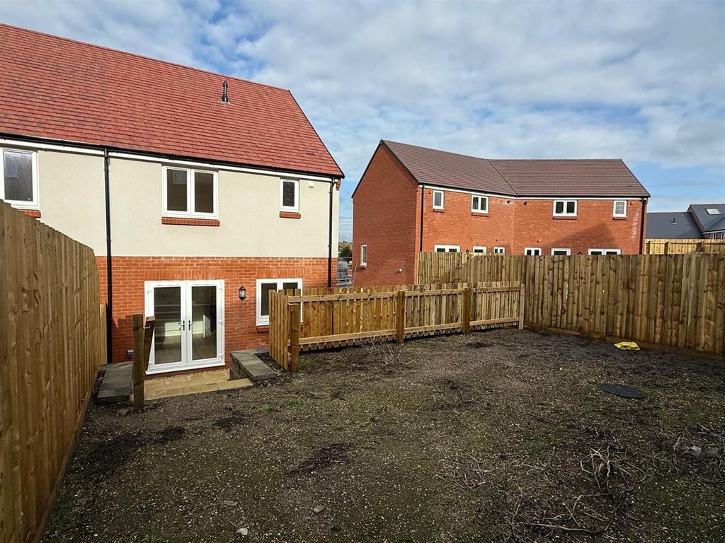 Property photo 2 of 13 Plot 449 Rear.Jpeg