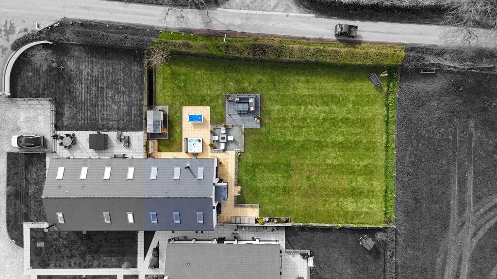 Property photo 2 of 55