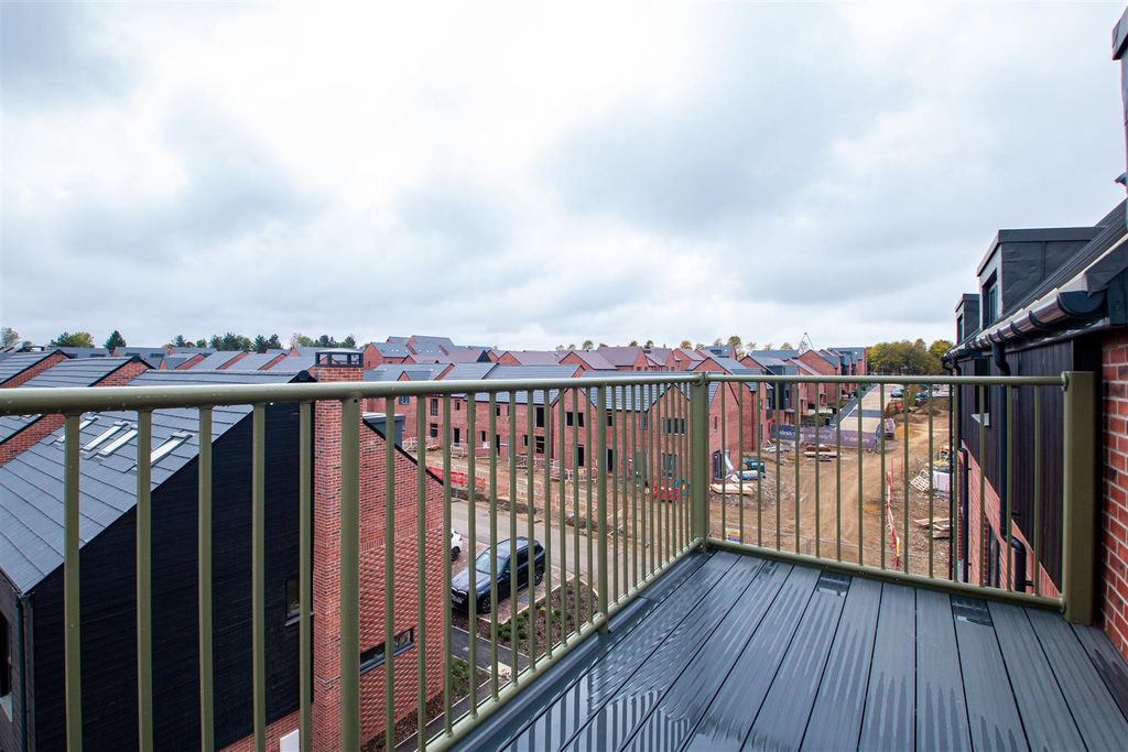 Property photo 3 of 12 12_3.Jpg