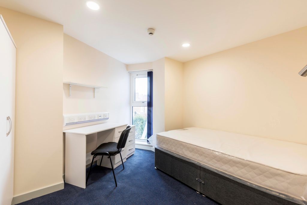 Property photo 1 of 3