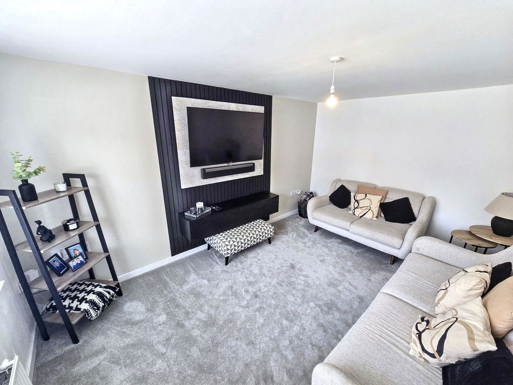 Property photo 2 of 34