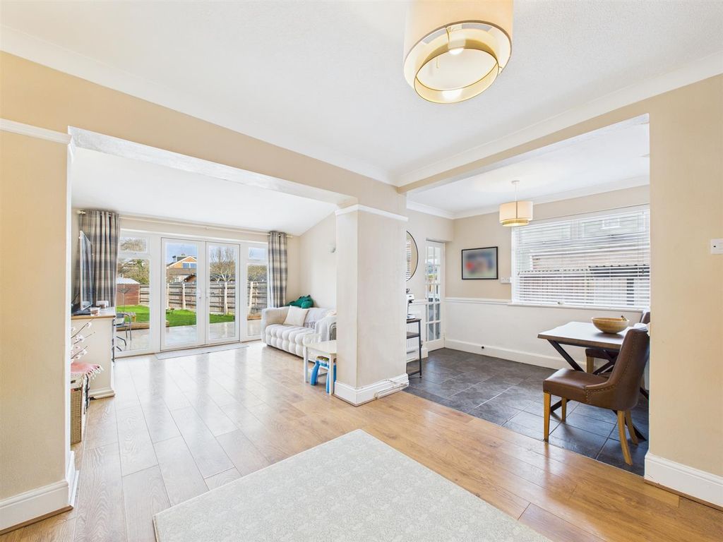 Property photo 2 of 23