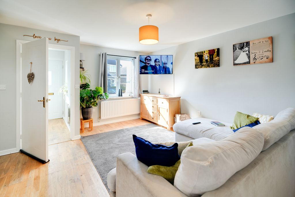 Property photo 2 of 19