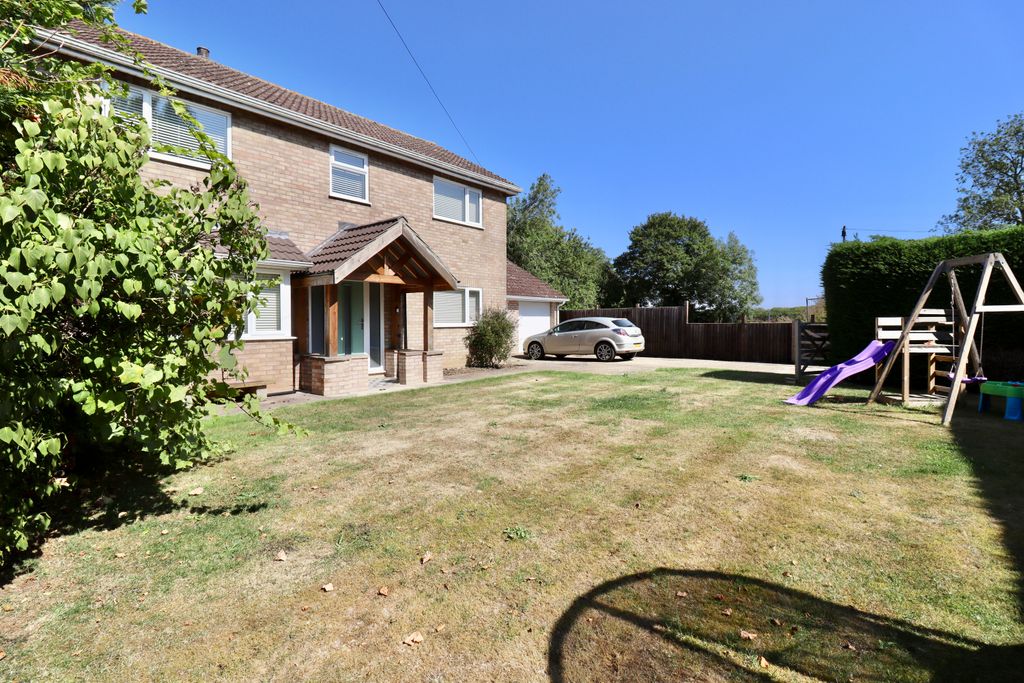 Property photo 2 of 23