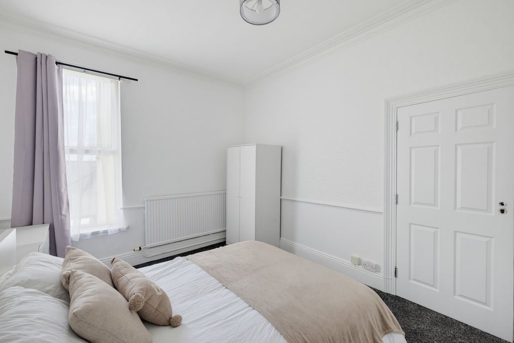 Property photo 2 of 6 0003