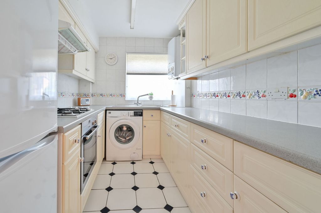 Property photo 3 of 10