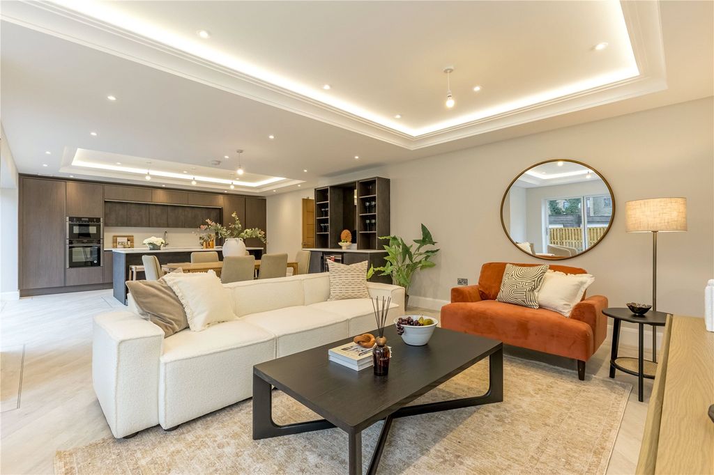 Property photo 2 of 36 Living Kitchen