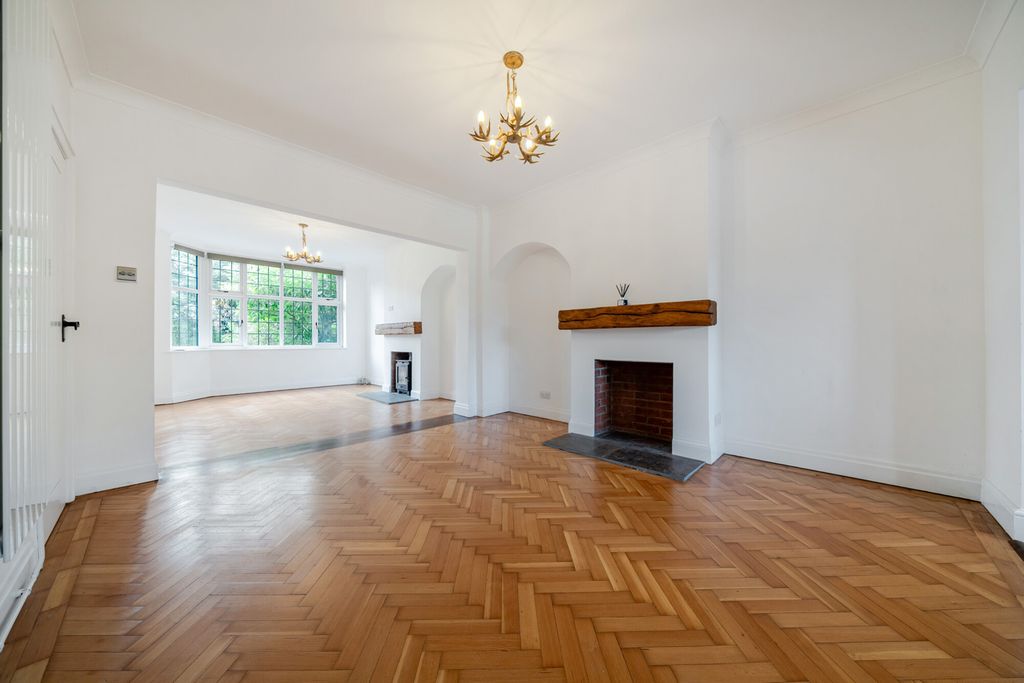 Property photo 3 of 27 1522607-17-6Aa91F...