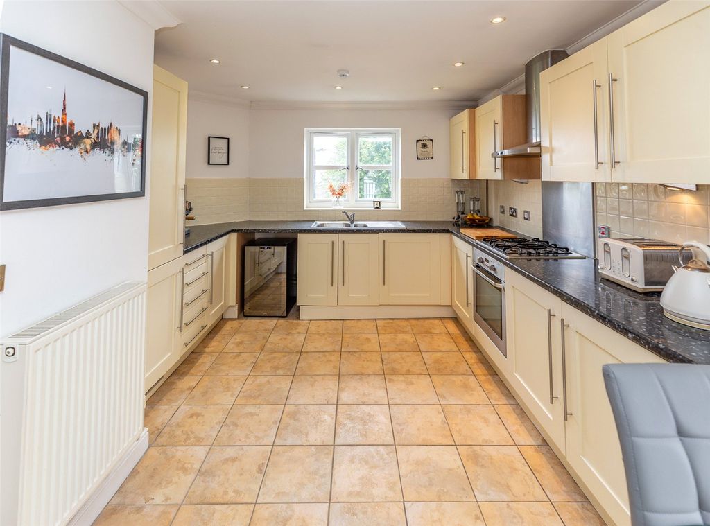 Property photo 2 of 12 Picture No. 02