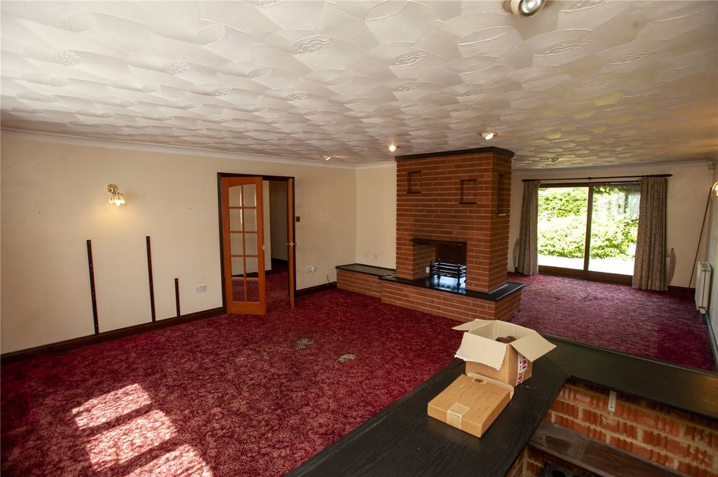 Property photo 2 of 28 Picture No. 05