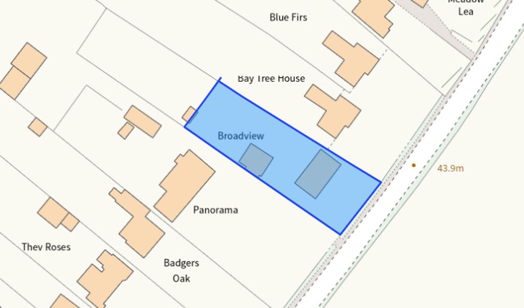 Property photo 2 of 42