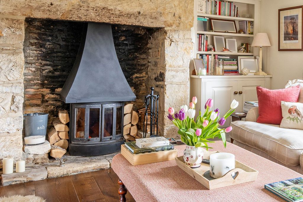 Property photo 2 of 21