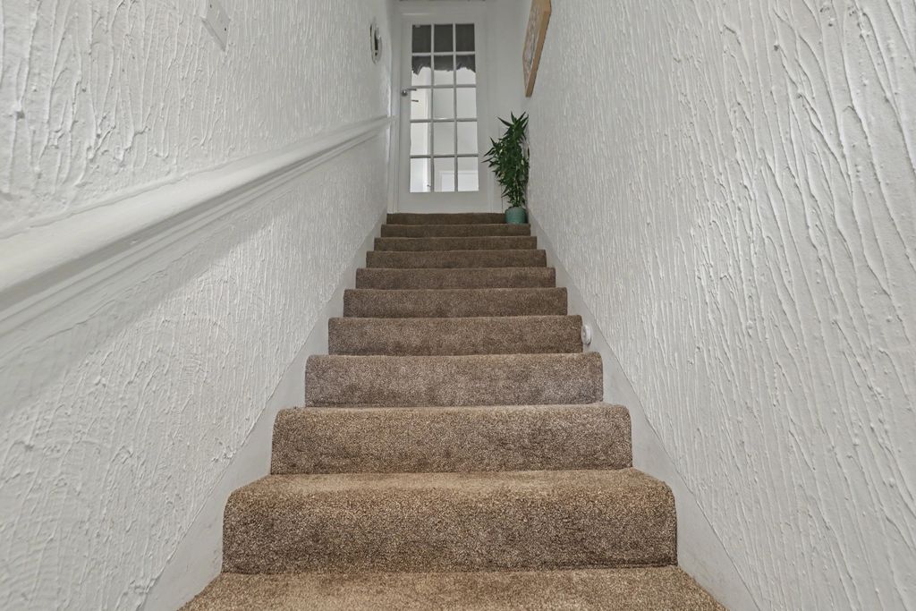 Property photo 2 of 26