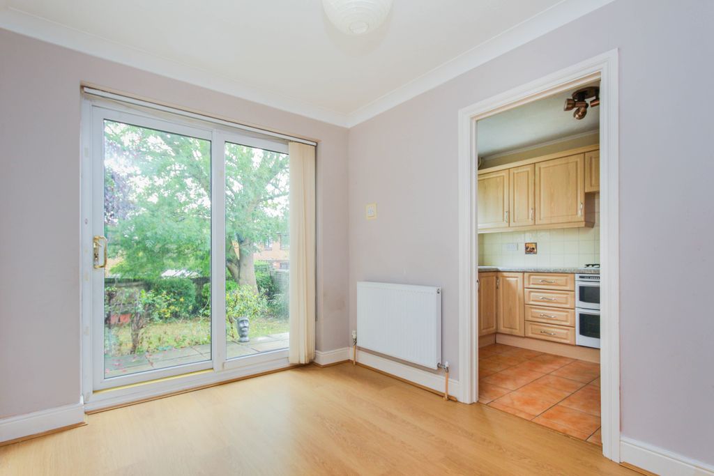 Property photo 3 of 10 Dining Room