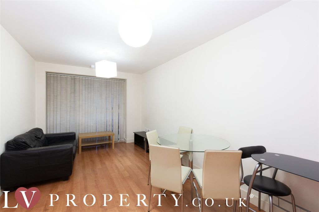 Property photo 3 of 8 N2.Jpg