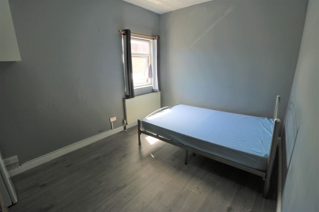 Property photo 1 of 3