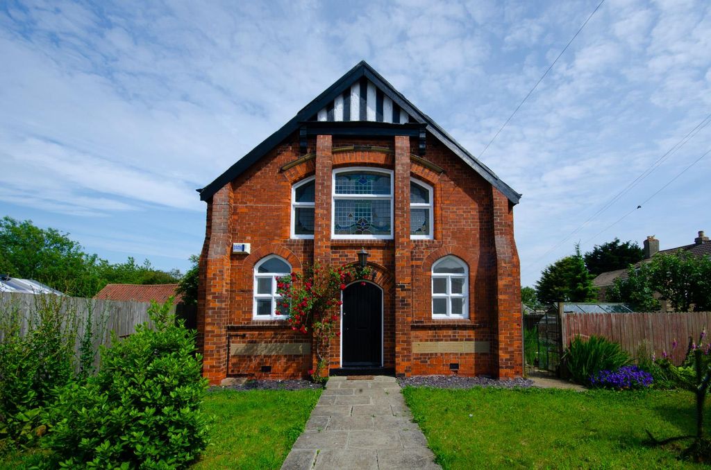 Property photo 2 of 42