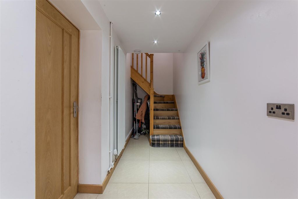 Property photo 3 of 36 106 Pilton Vale-10.Jpg