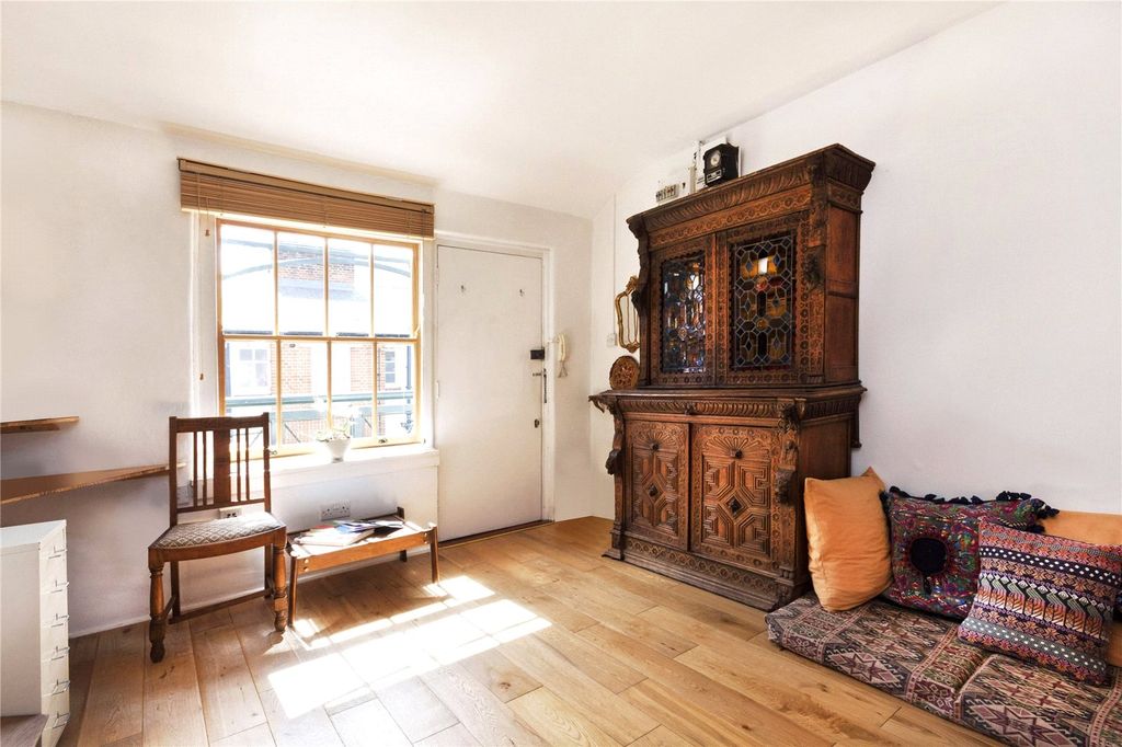 Property photo 2 of 9