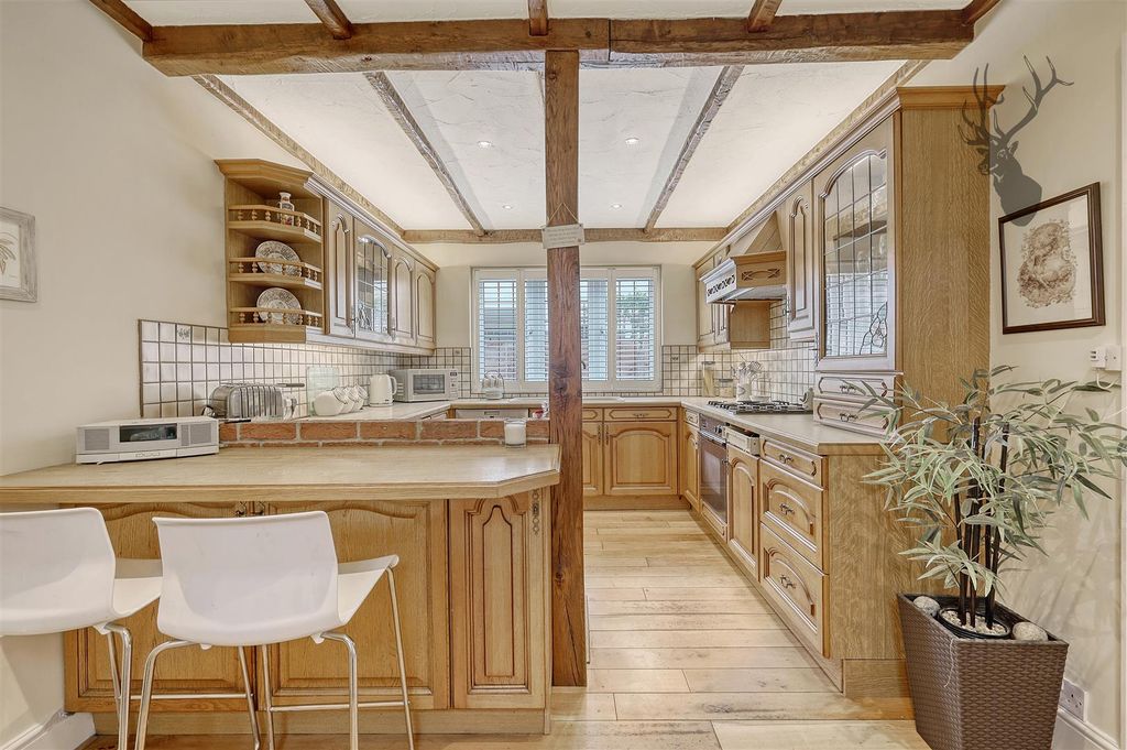 Property photo 3 of 34