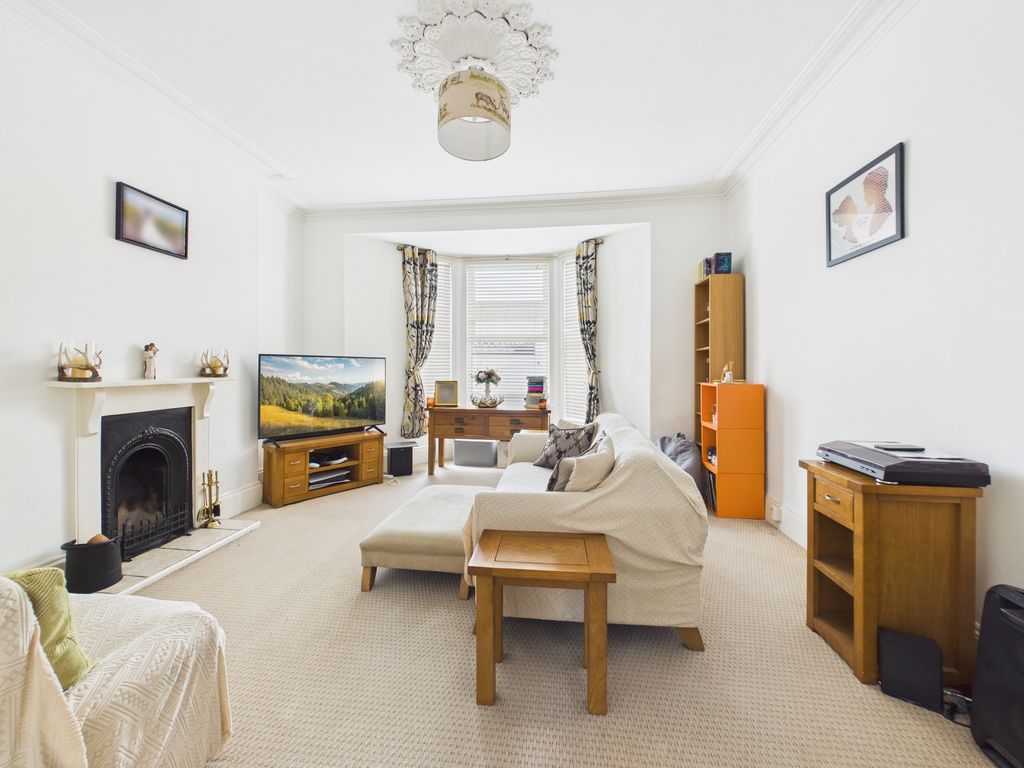 Property photo 3 of 32