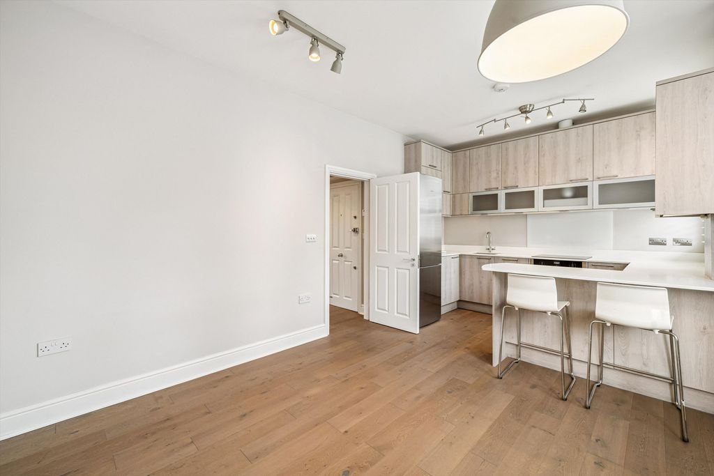 Property photo 2 of 8 Image