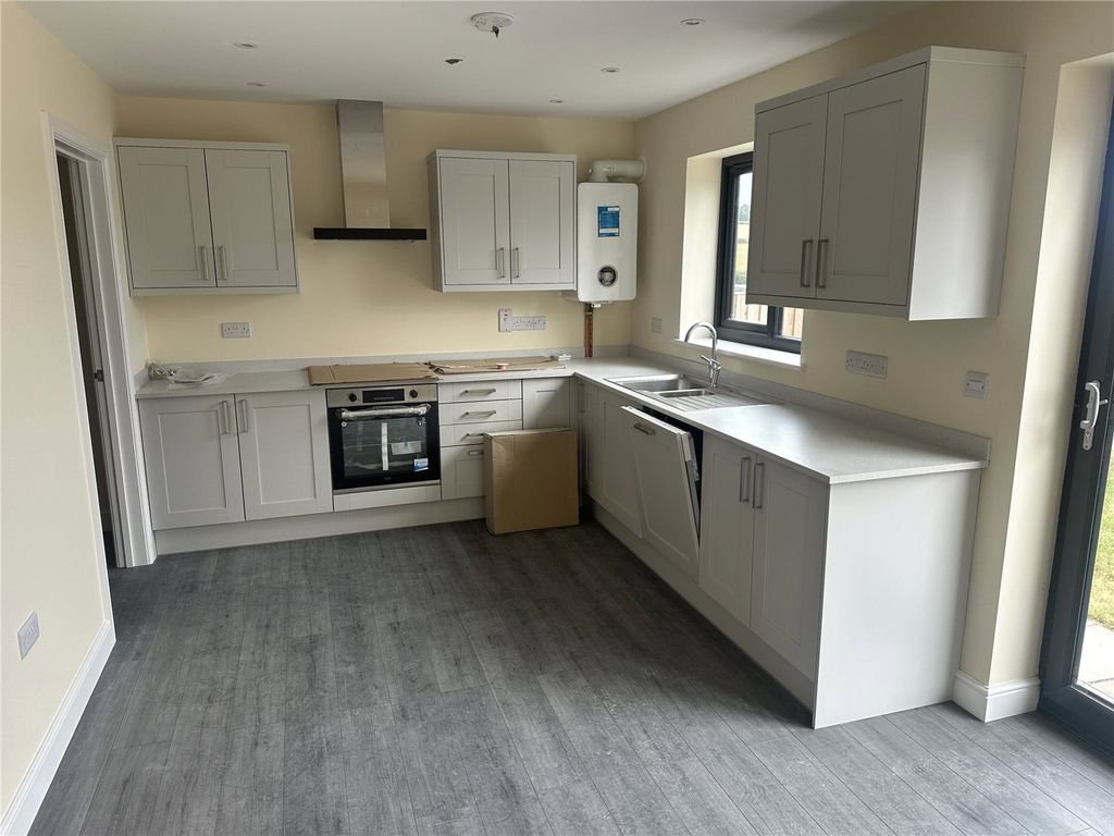 Property photo 2 of 13 Picture No. 03