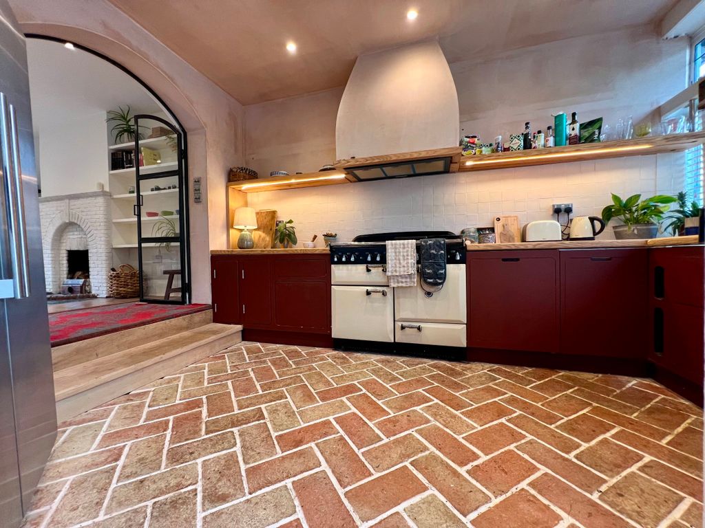 Property photo 3 of 17