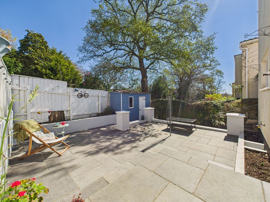 Property photo 2 of 11