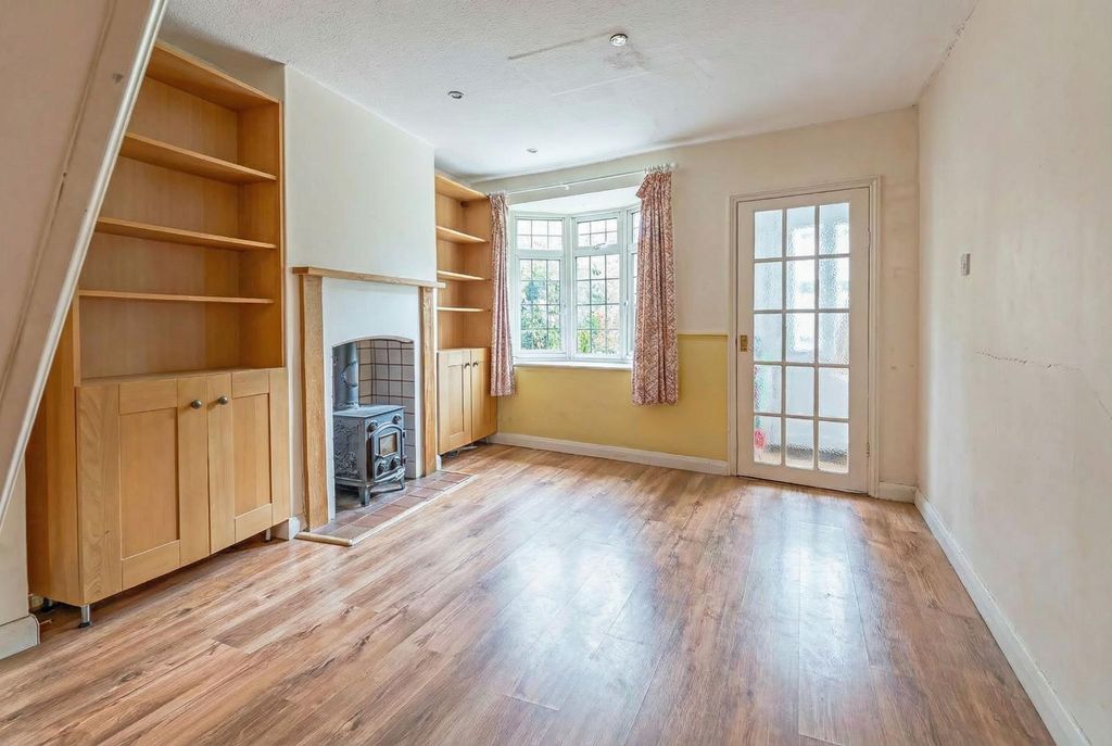 Property photo 2 of 9