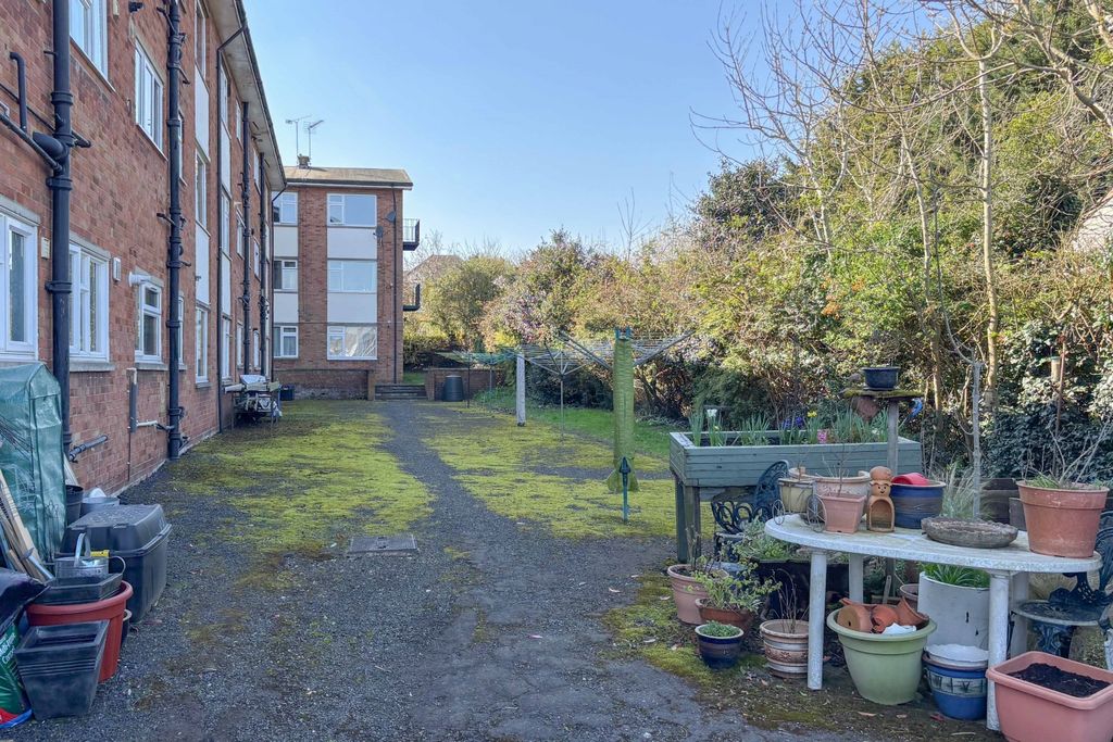 Additional image 8 of 2 bed flat for saleRockleigh Court, Linslade LU7
