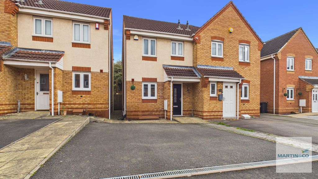 Property photo 1 of 16 Cam03663G0-Pr0252-Still025