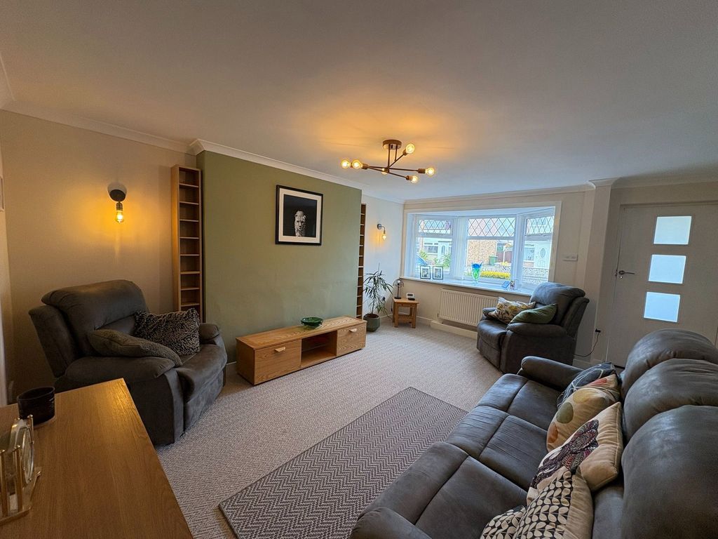 Property photo 2 of 25